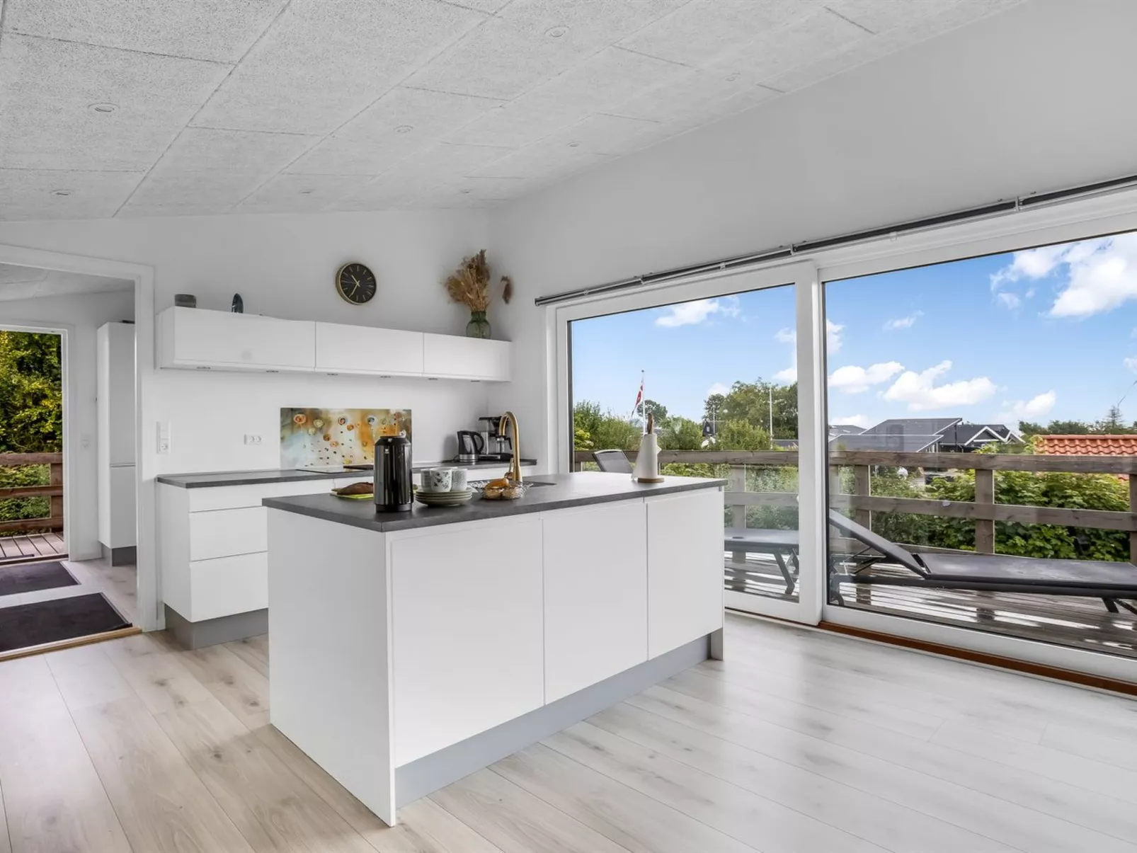 "Fin" - 150m from the sea-Binnen