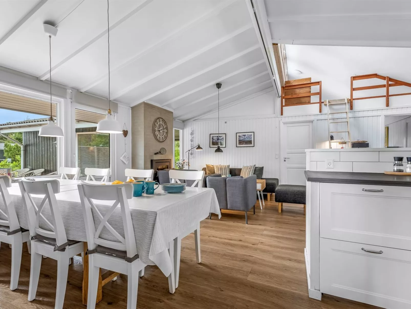 "Effy" - 600m from the sea-Binnen