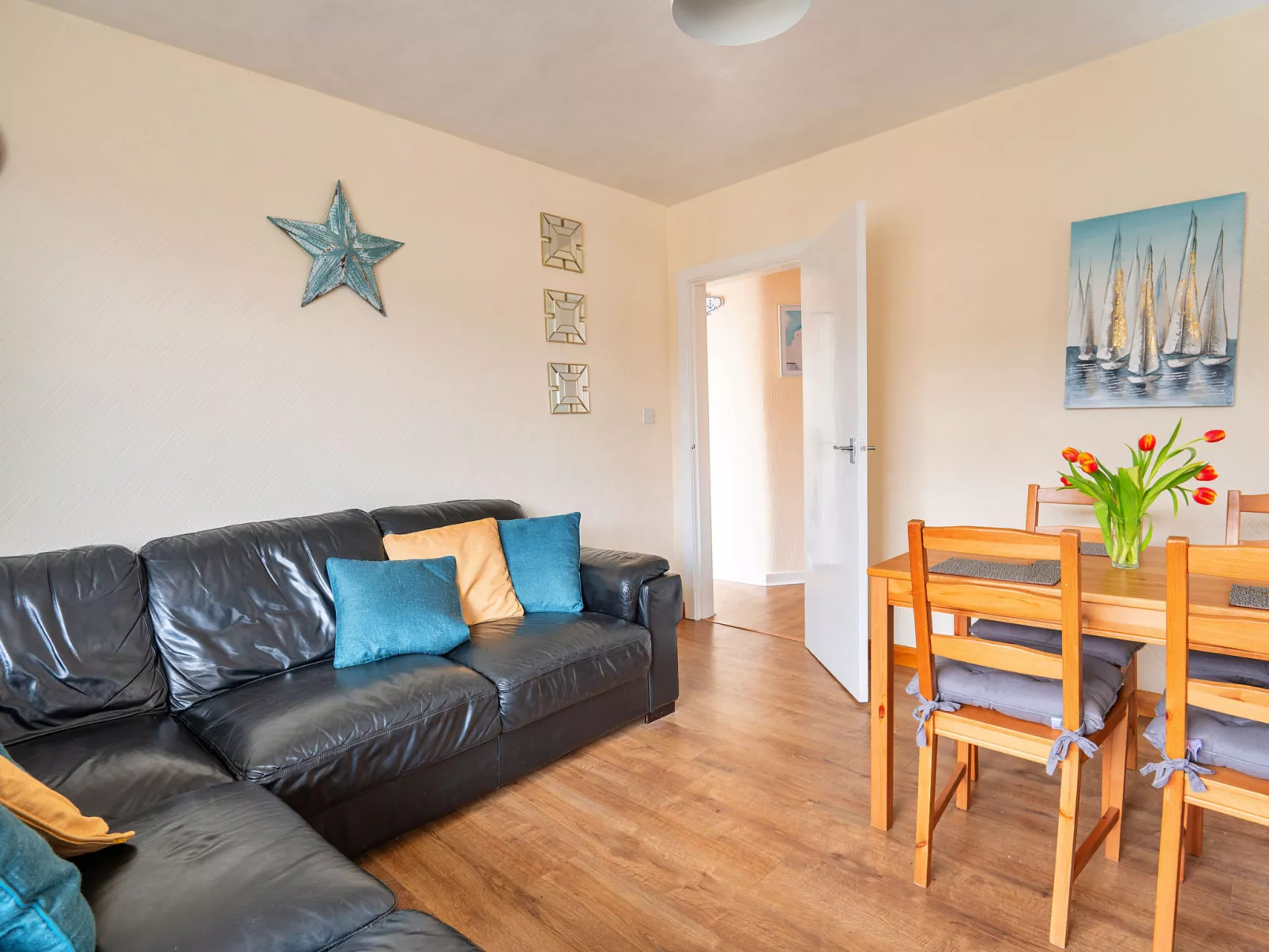 Llys Llewellyn-Binnen