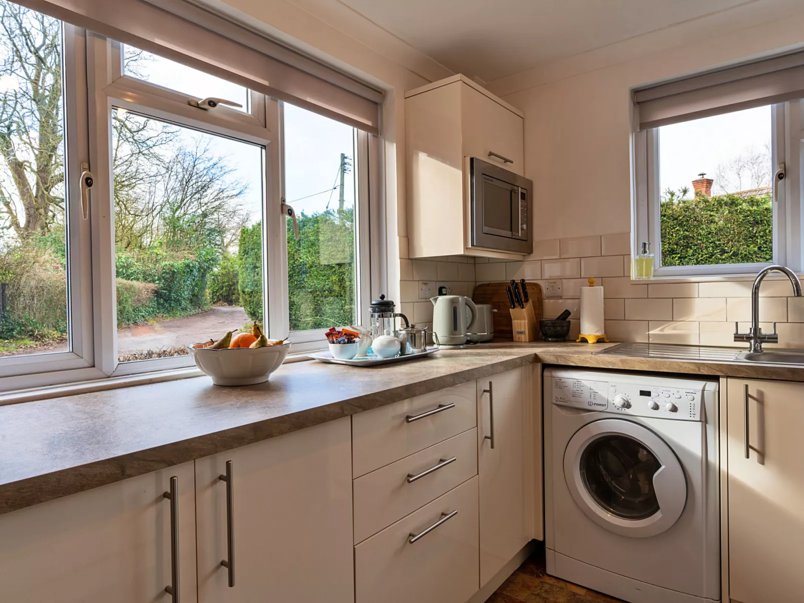 Glebe Cottage-Binnen