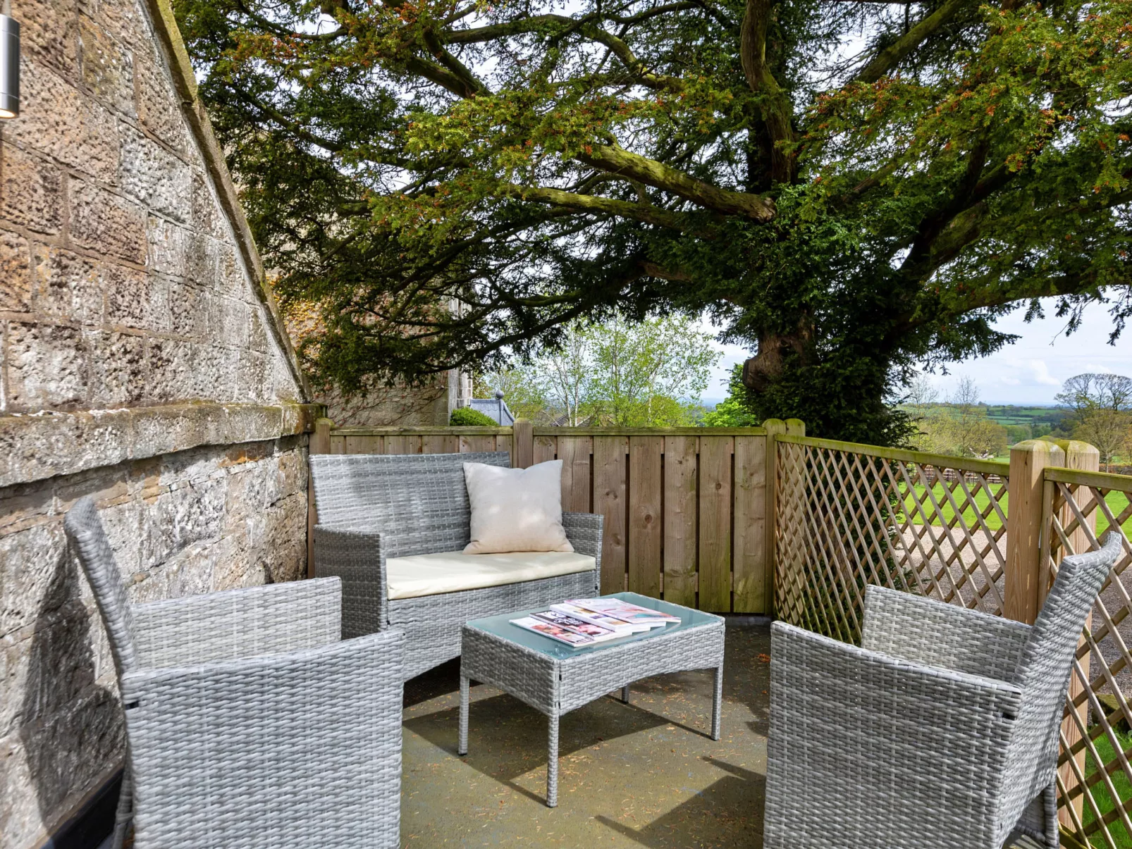 The Old Estate Office Nr Grantley Hall-Buiten