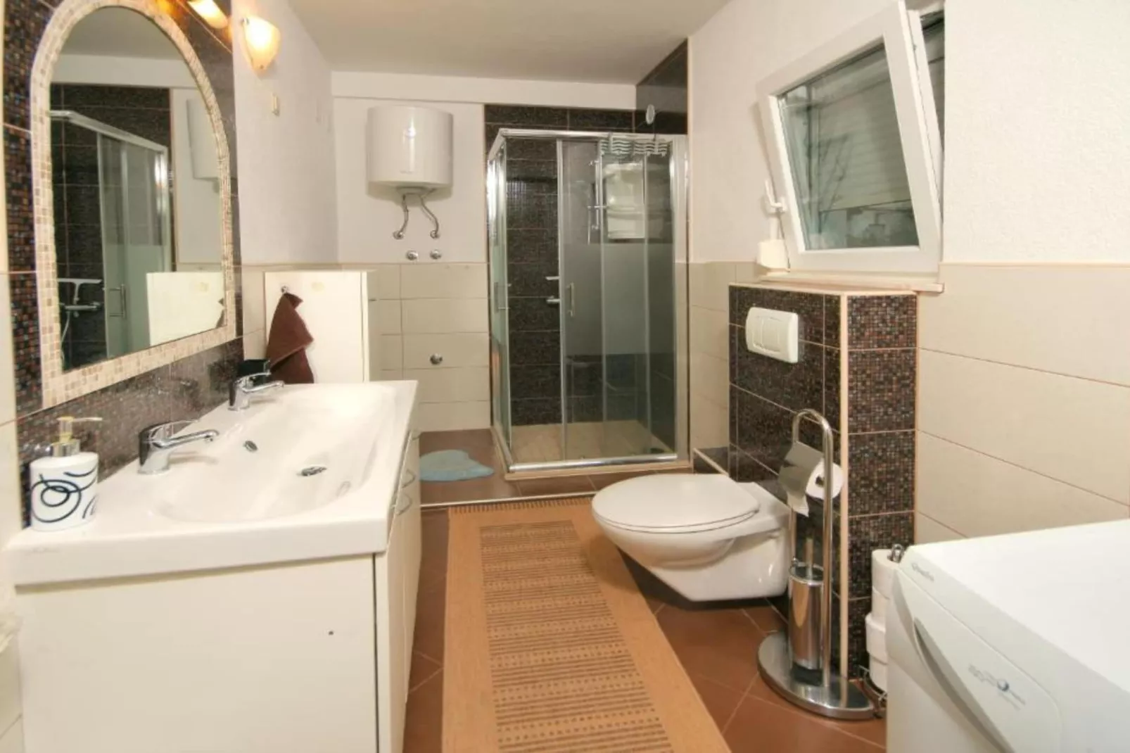 Apartment Libe with Sea View Trogir - Two Bedroom Apartment with Balcony-Badkamer