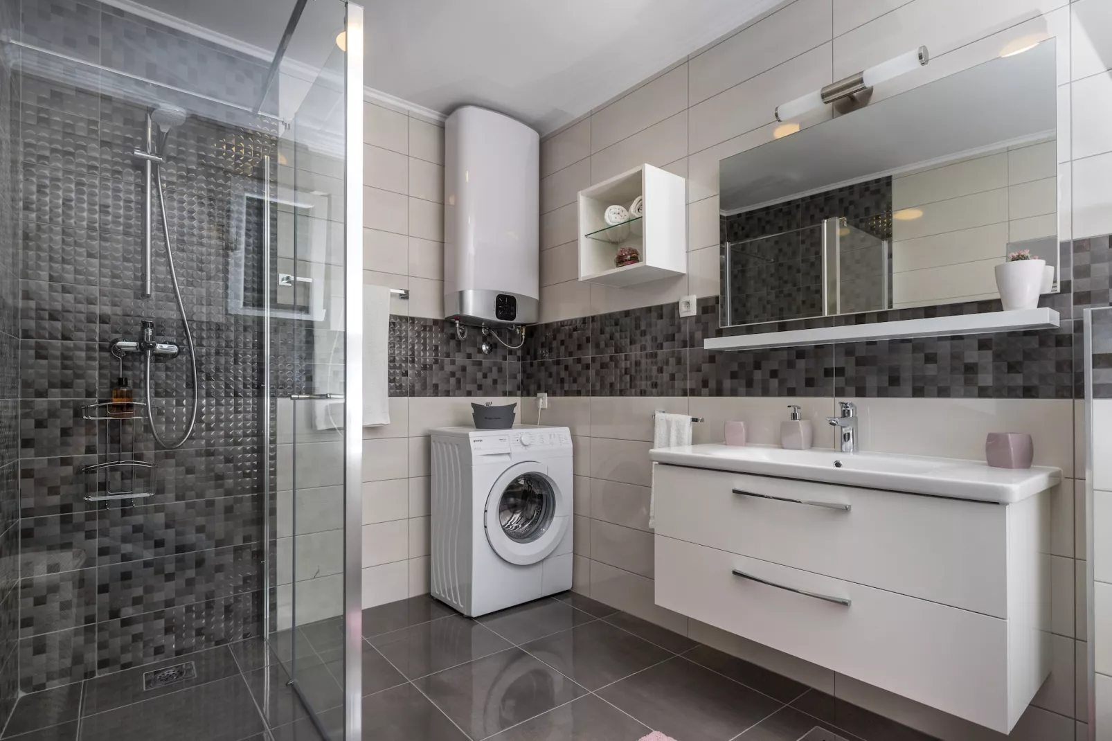 Holiday Home Monika - Two Bedroom Holiday Home with Terrace and Sea View-Badkamer