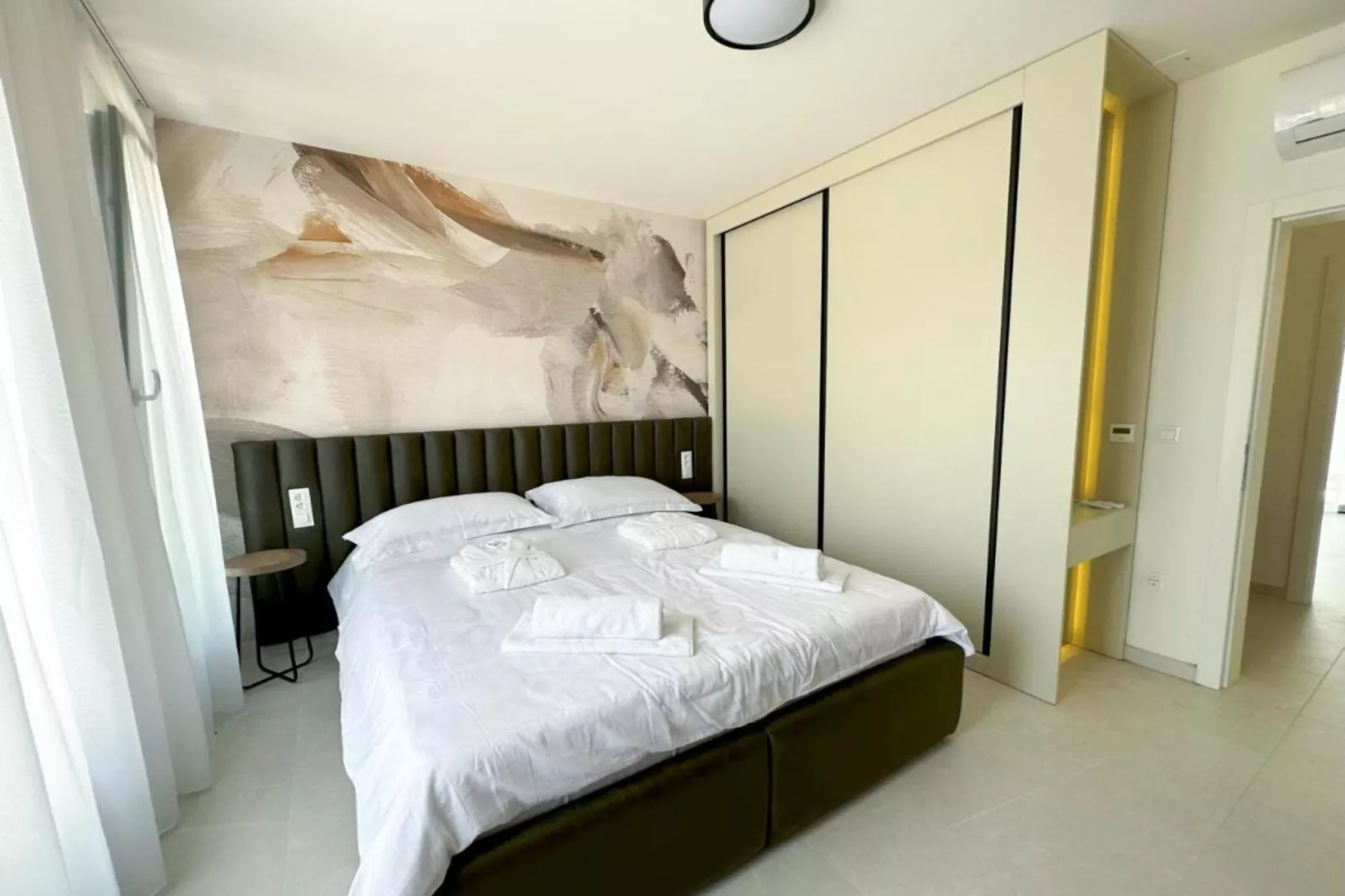 Leonarda Waterfront Residences- Three-Bedroom Penthouse  (The Riviera Three) -S3-Slaapkamer