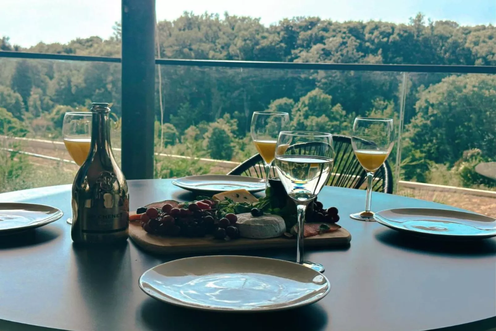 Leonarda Waterfront Residences-One-Bedroom Apartment With Terrace (The Adriatic One) -S1-Eetkamer