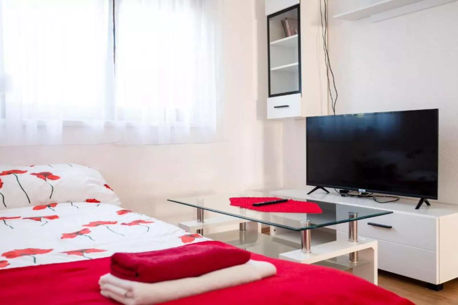 One Bedroom Apartment With Terrace (A1)-Niet-getagd