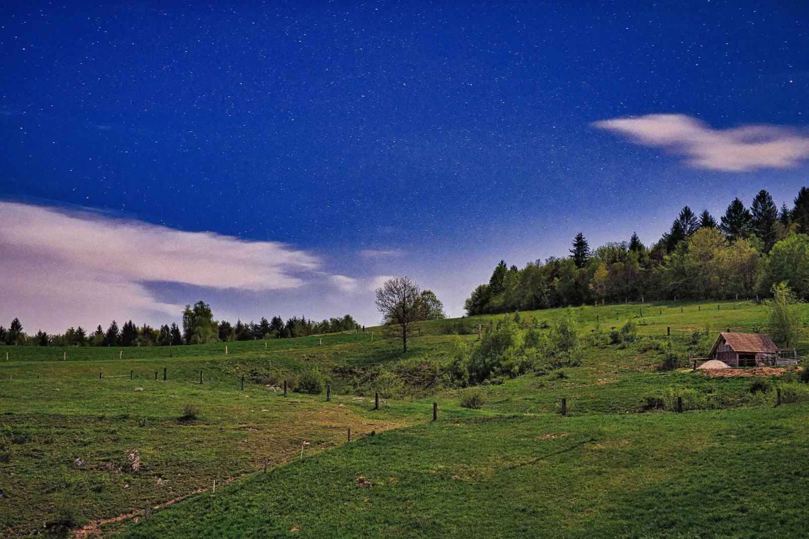 Visnja Gora Meadow Hideaway with Terrace - One Bedroom Cottage with Terrace (owner Hiška na skalci)-Buitenlucht