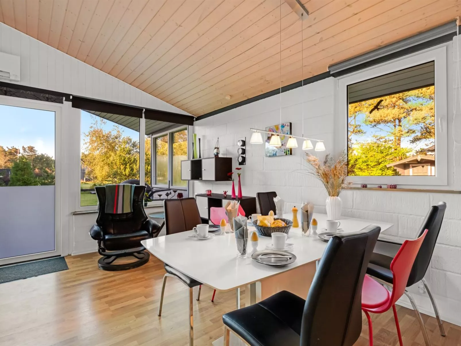 "Sjarlotte" - 400m to the fjord-Binnen