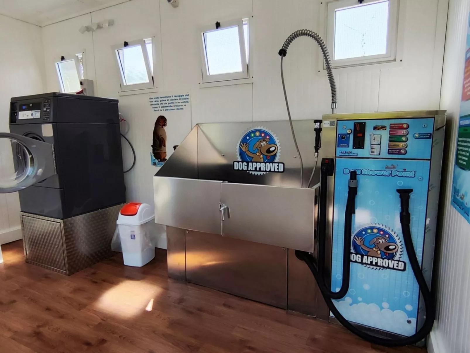 Duca Amedeo Camping Village-Binnen