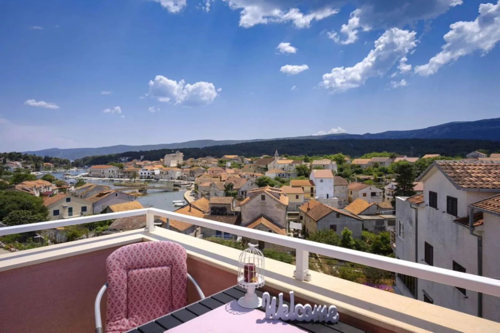 One Bedroom Luxury Apartment with Balcony and Sea View  1-Buitenlucht