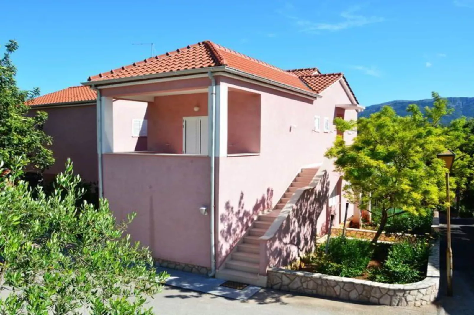 One Bedroom Apartment with Balcony 3-Buitenlucht