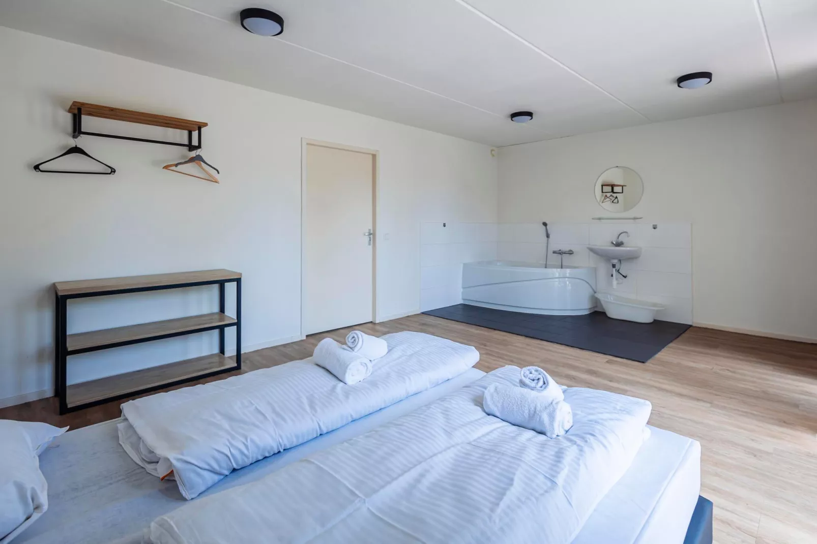 16 - Persons Family bungalow-Slaapkamer