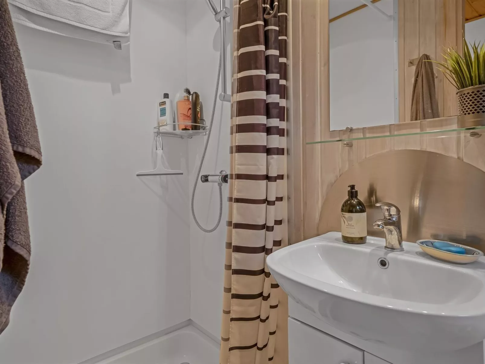 "Benthe" - 100m to the fjord-Binnen