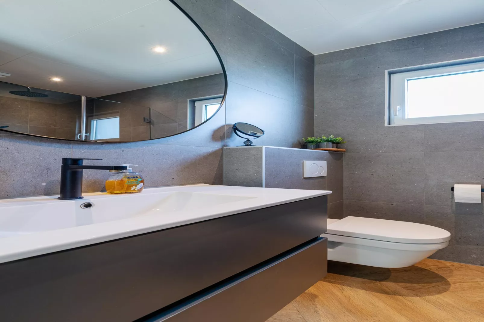 Chalet Julianahoeve | Beachhouse Renesse 2645-Badkamer