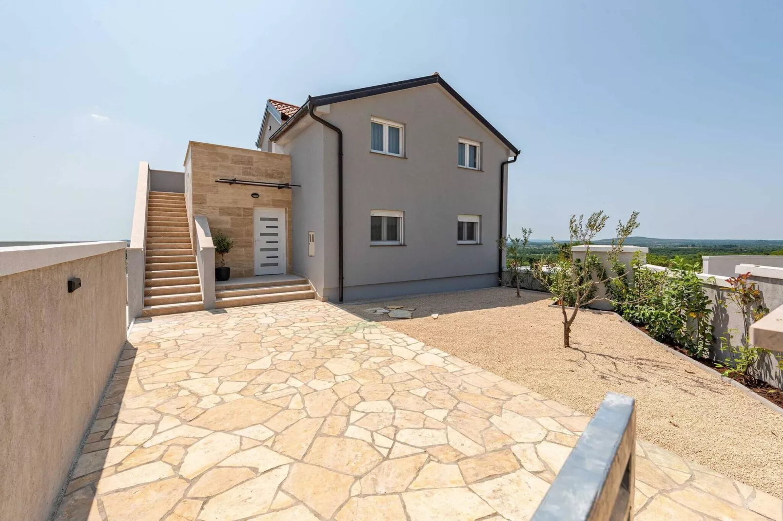 Villa Pezer with heated pool & sauna-Buitenkant zomer