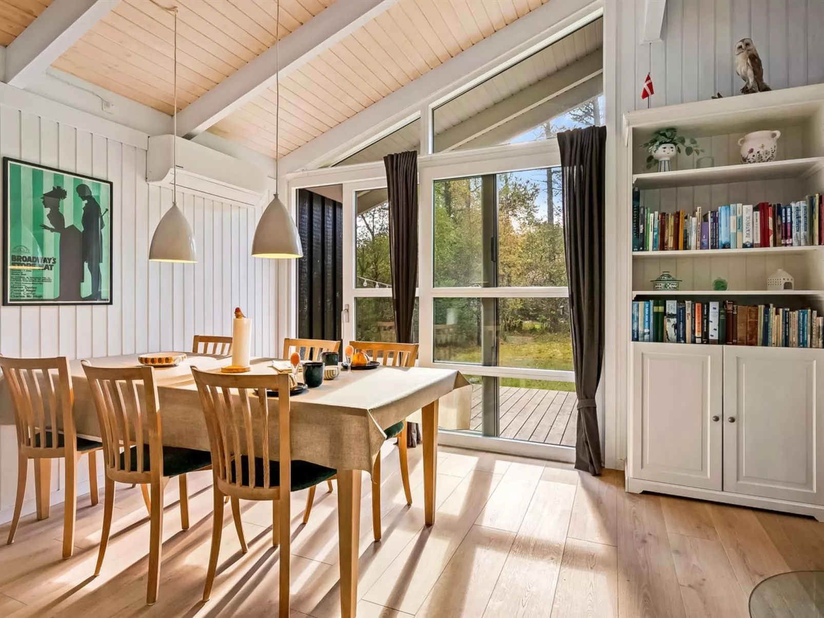 "Edvard" - 300m from the sea-Binnen