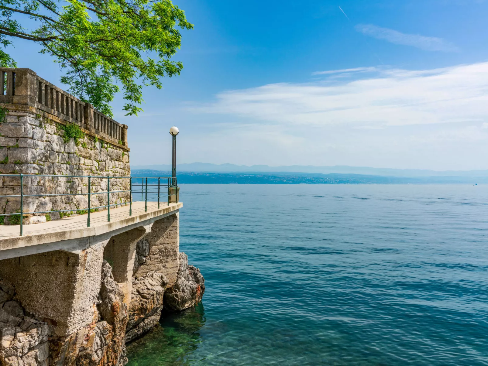 Sirotnjak 2-Omgeving