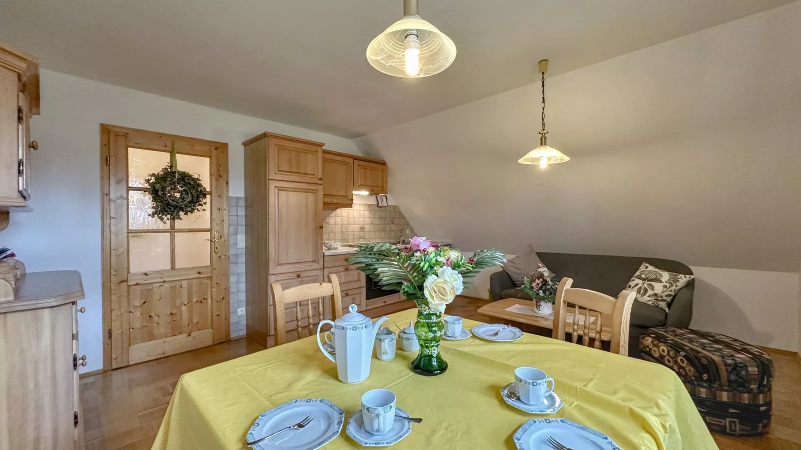 Blumenhof II-Eetkamer