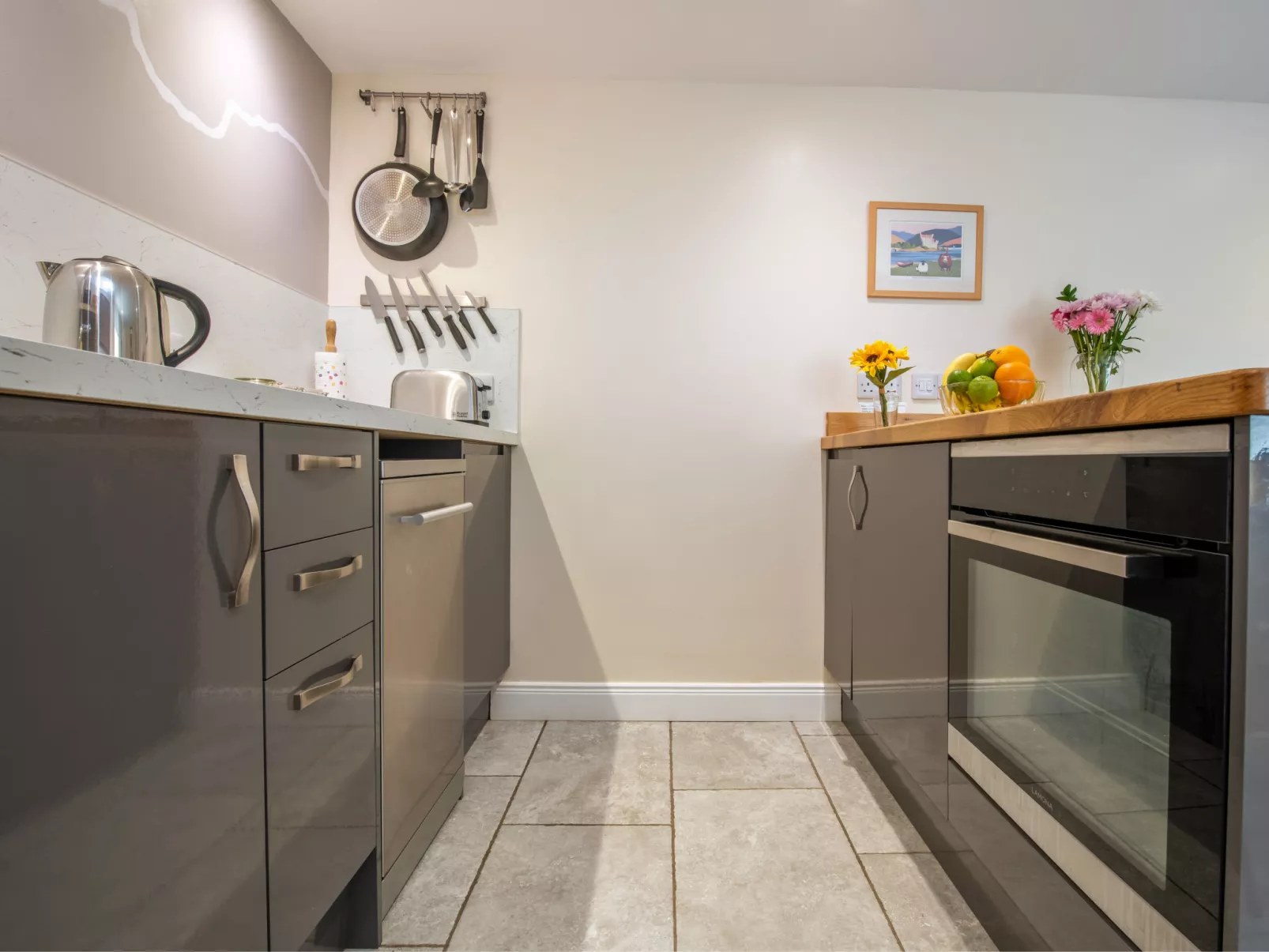 Wayside Bothy-Binnen