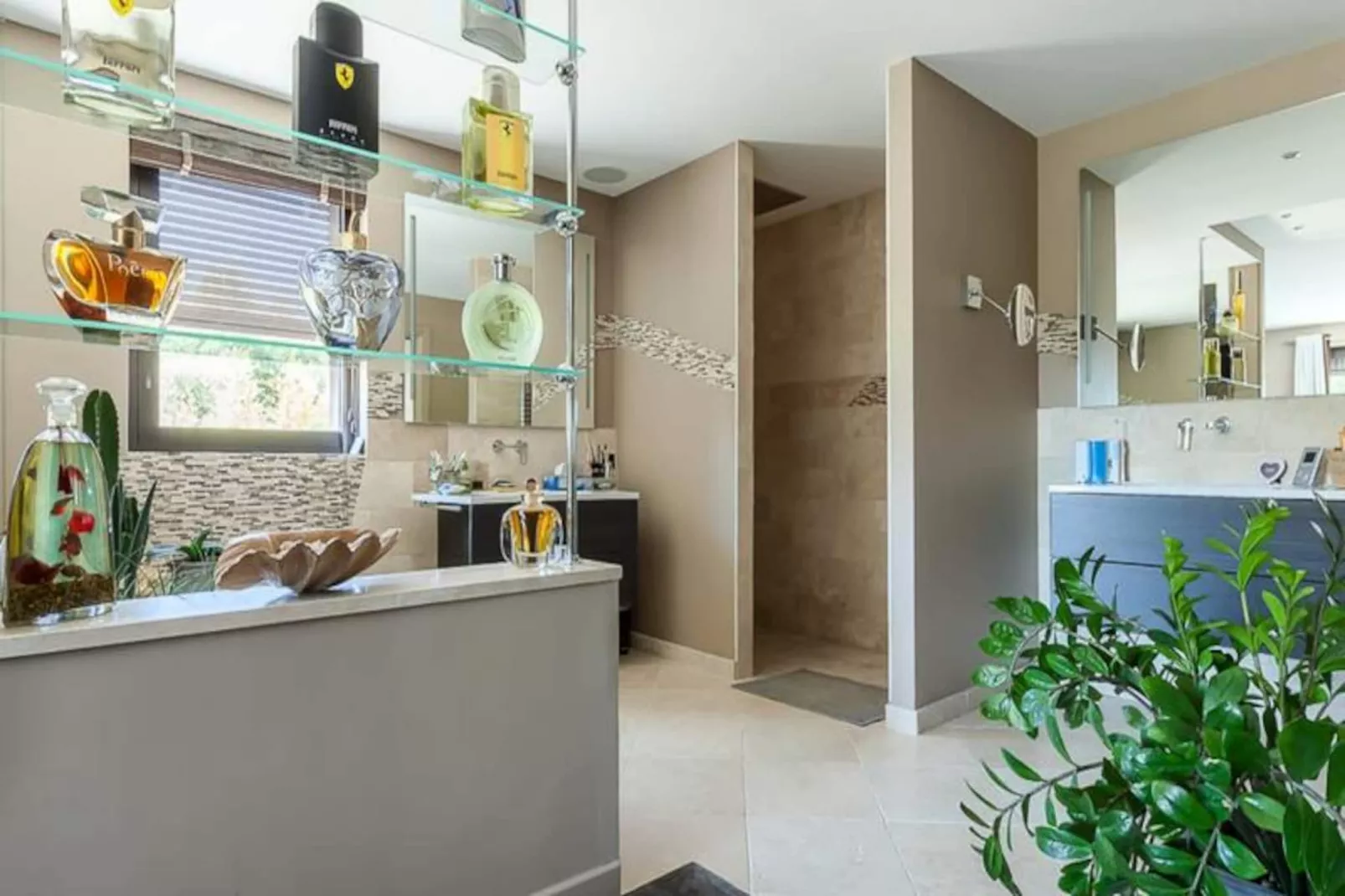 Résidence Villa En Domaine Priv&eacute; Avec Piscine Chauff&eacute;e-Niet-getagd