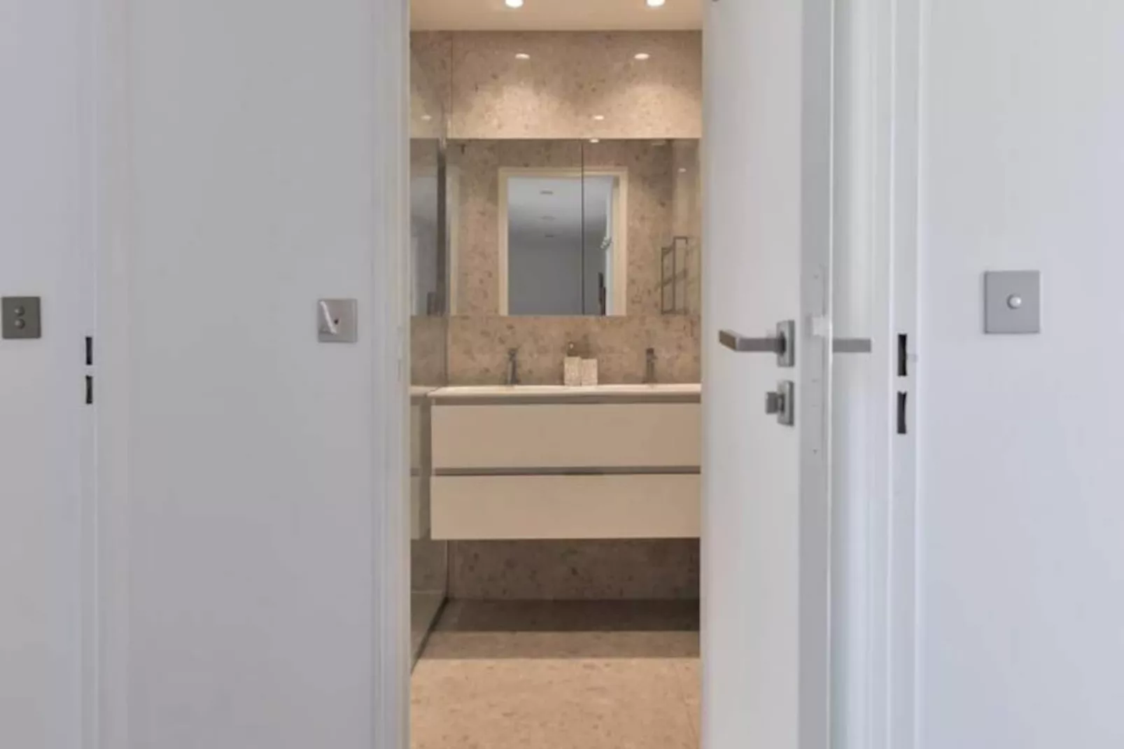 Résidence 4 Pi&egrave;ces Refait &agrave; Neuf, 3 Min De La Croisette-Niet-getagd