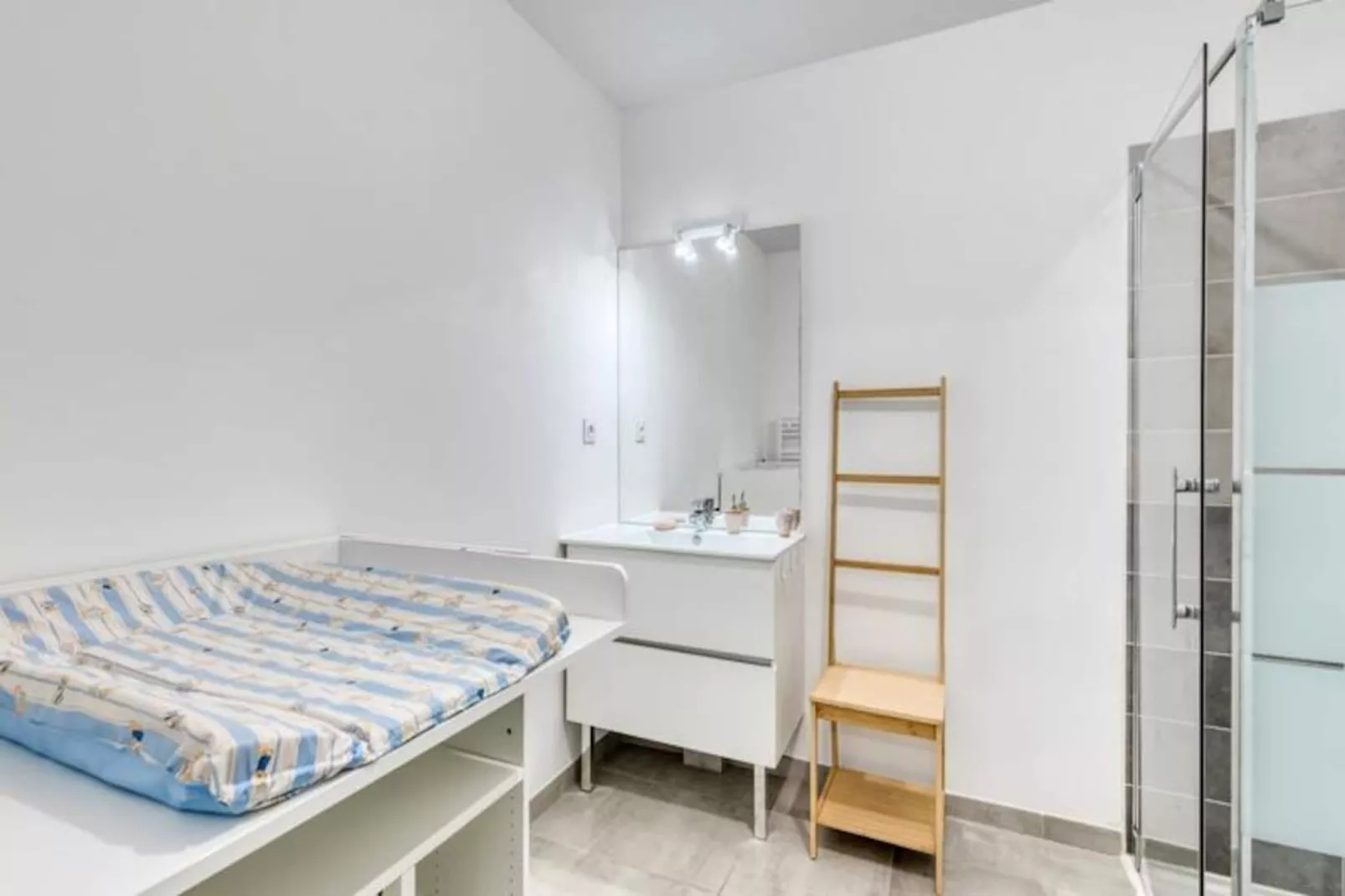 Résidence 🏡 Appartement 2 Chambres Avec Piscine, Parking & Balcon-Niet-getagd