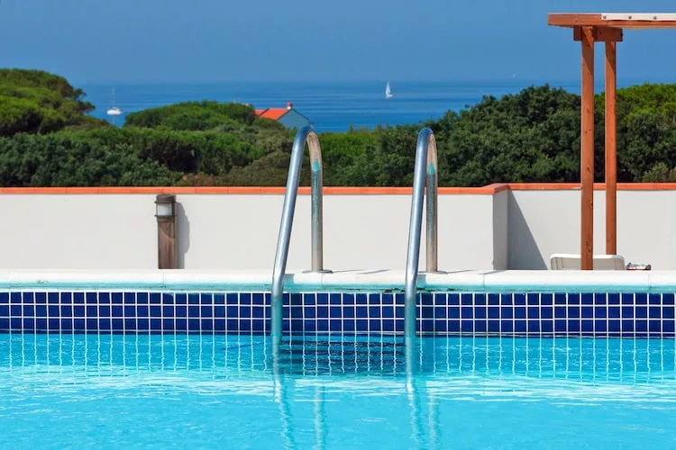 Holiday residence Santa Costanza San Vincenzo-Bilo 4 comfort-Zwembad