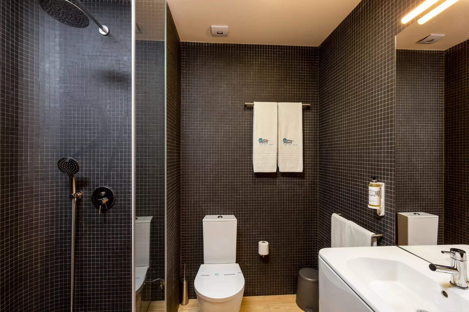 Feel Porto Codeçal Apartment 2.2-Badkamer