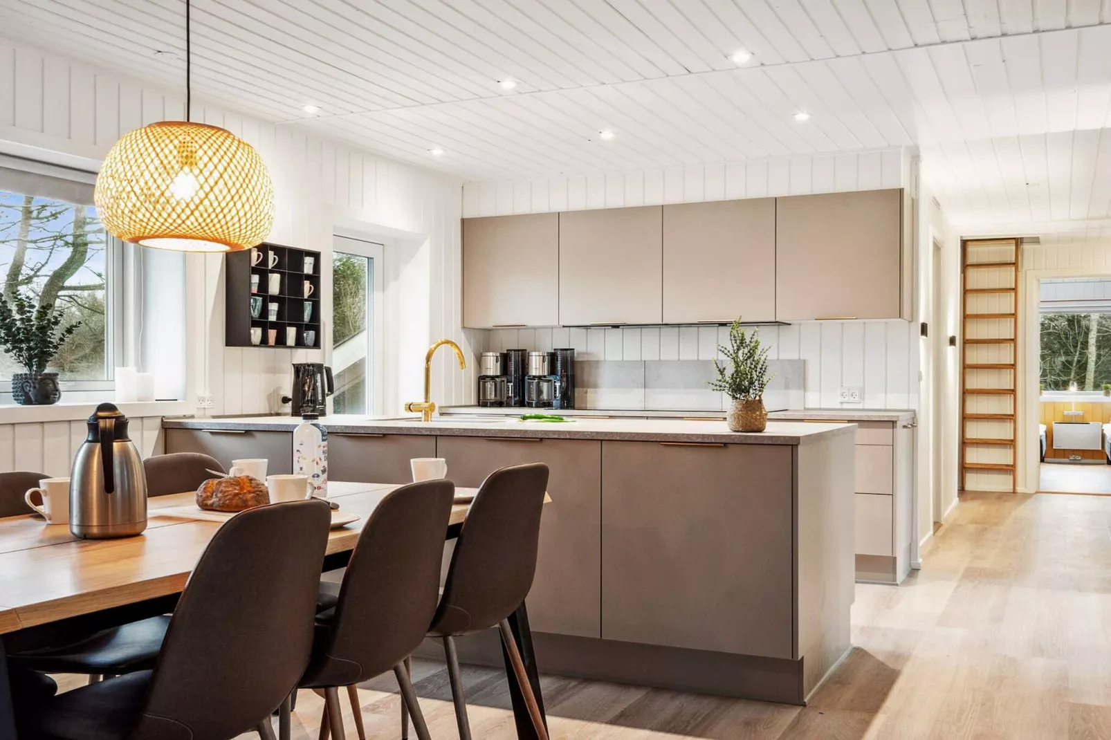 Zeezijde retraite met zwembad -- By Traum Ferienwohnungen-Binnen