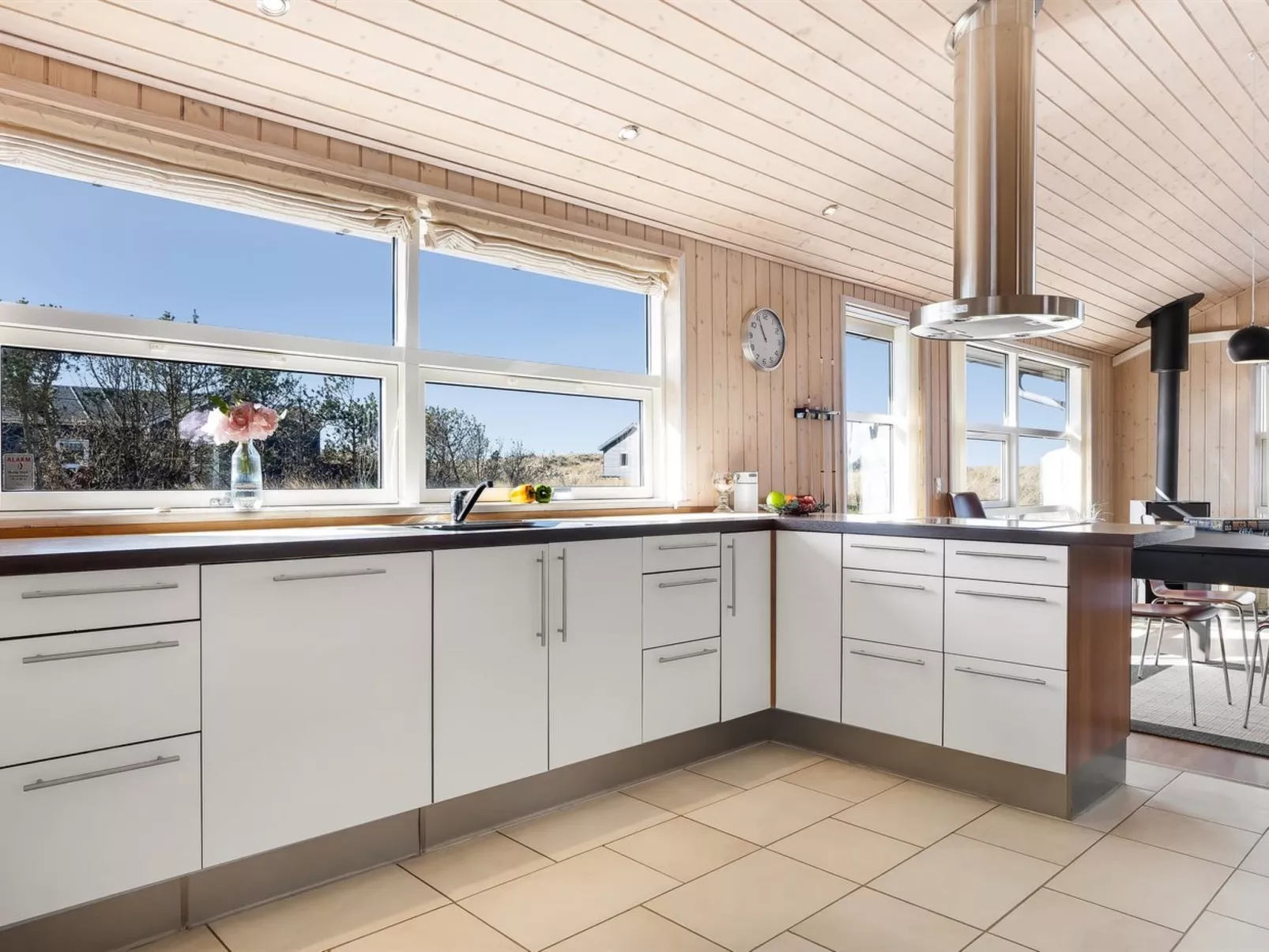 "Sirkka" - 902m from the sea-Binnen