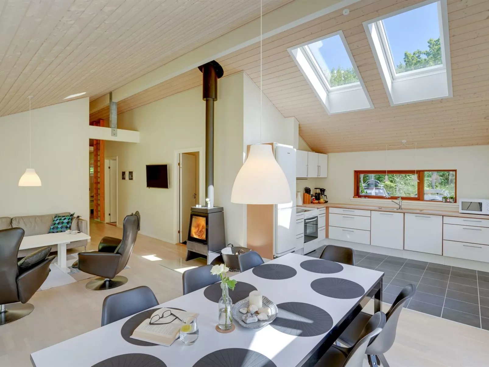 "Thorine" - 750m from the sea-Binnen