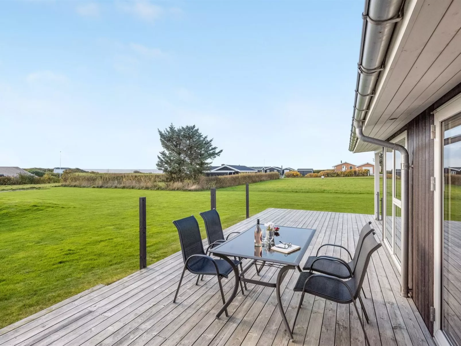 "Ginia" - 150m to the fjord-Buiten