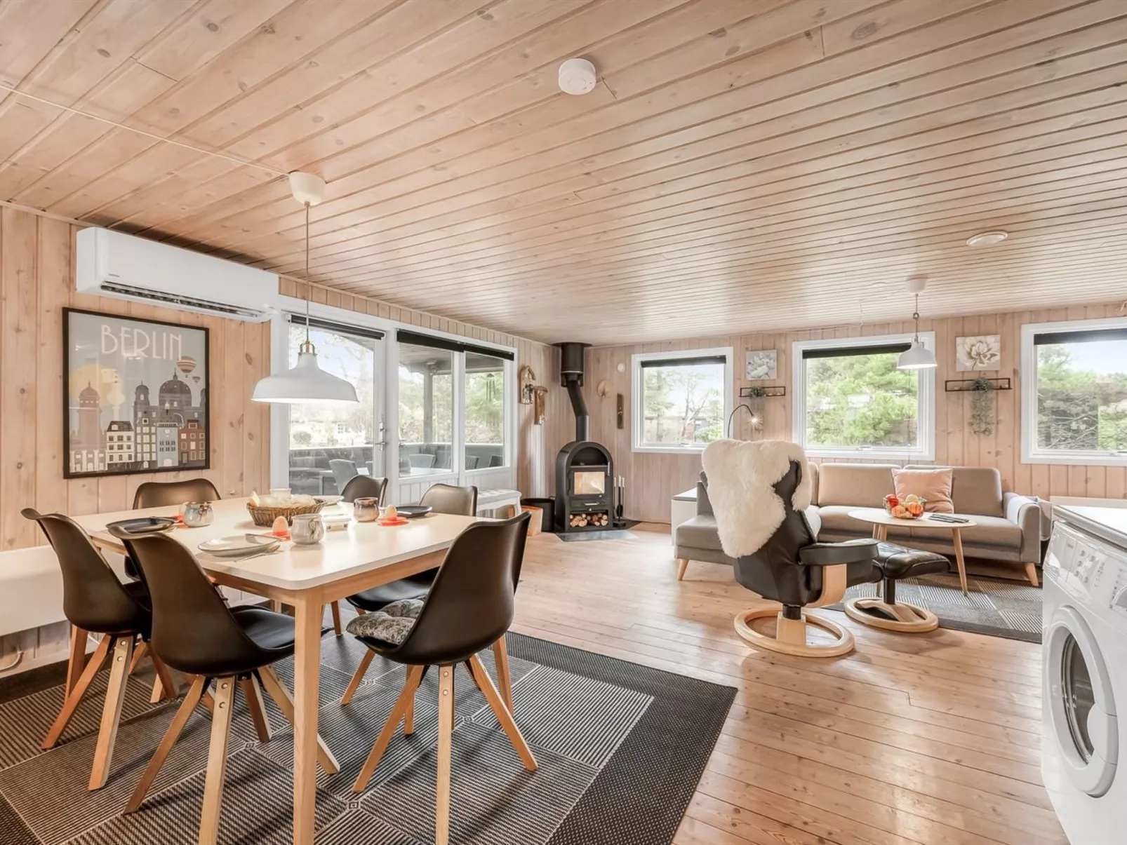 "Toimi" - 500m to the fjord-Binnen