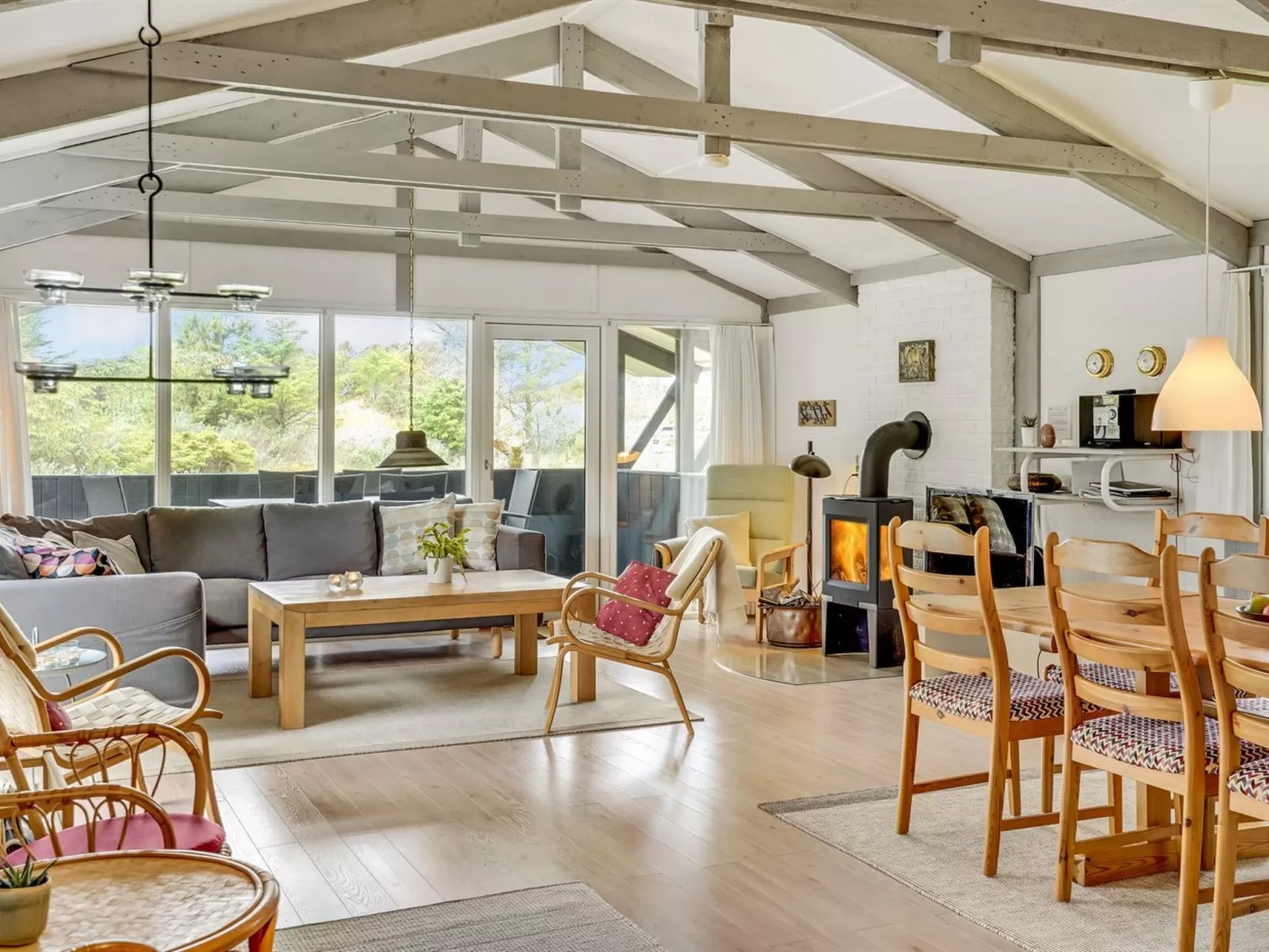 "Eivy" - 1km from the sea-Binnen