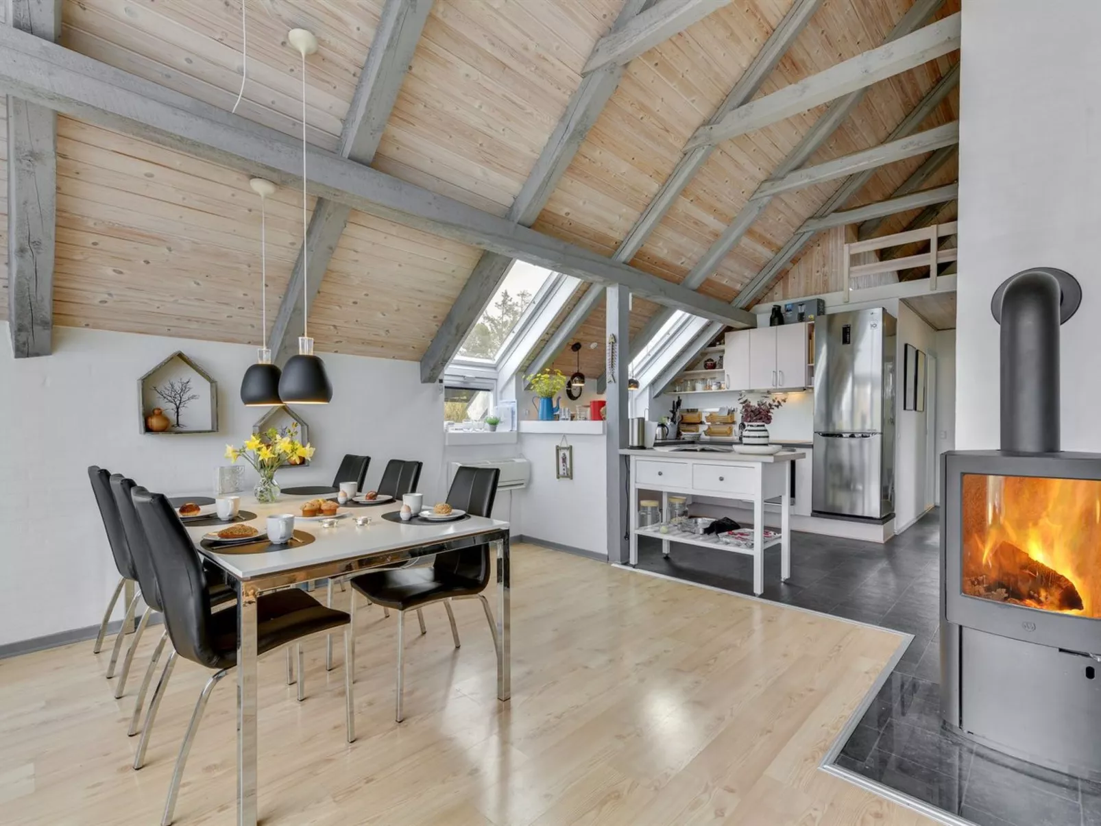 "Gizella" - 850m to the fjord-Binnen