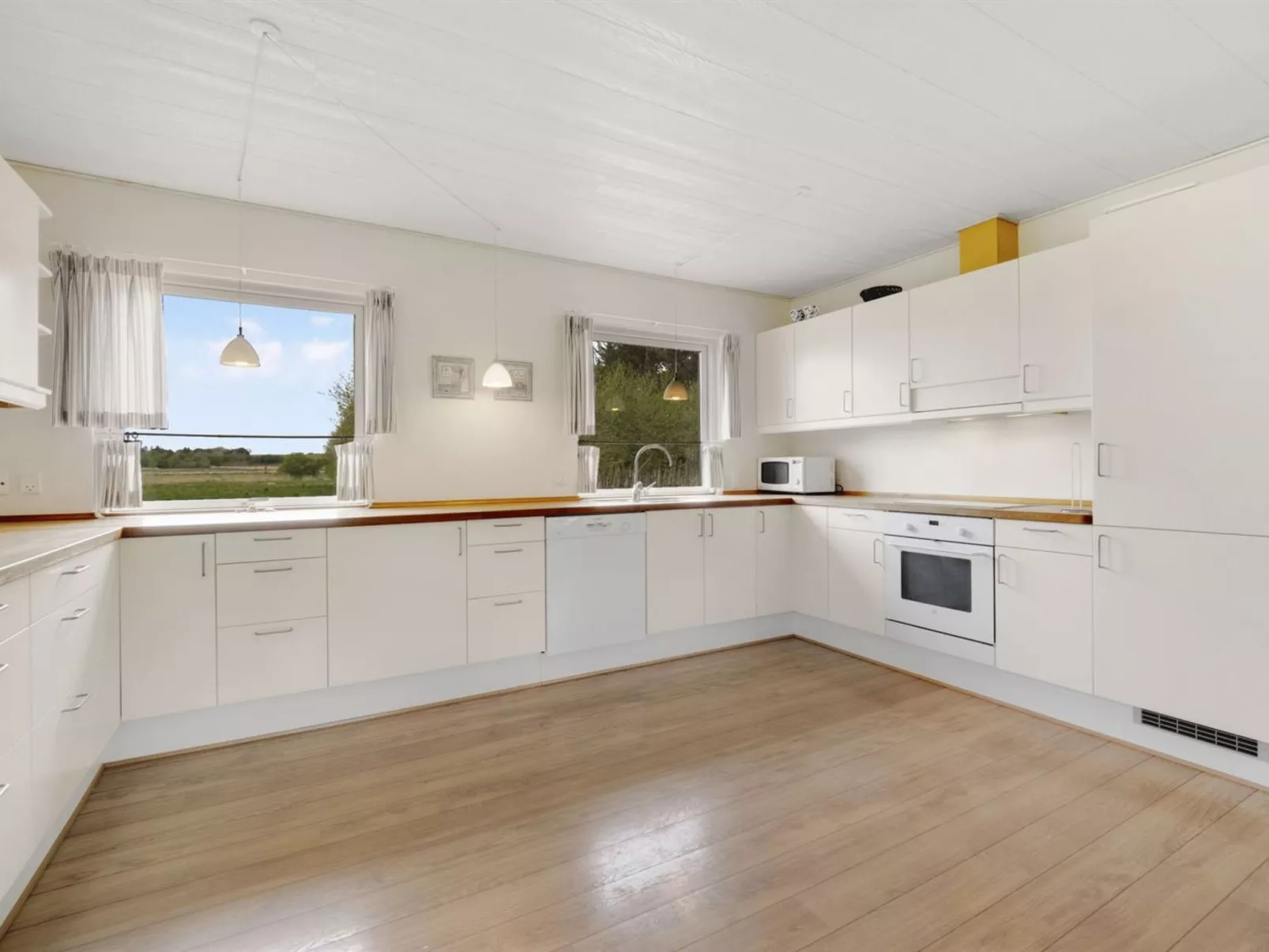 "Mikkeline" - 400m to the fjord-Binnen