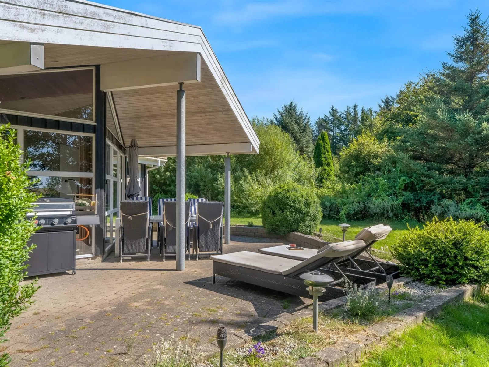 "Bina" - 1.9km from the sea-Buiten