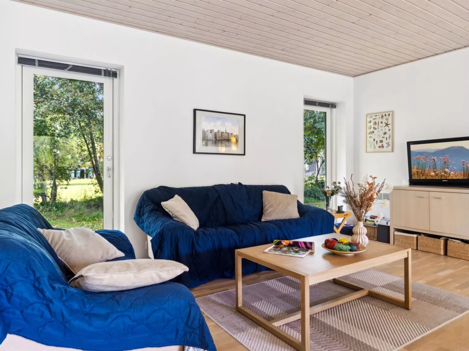 "Pietari" - 1.2km from the sea-Binnen