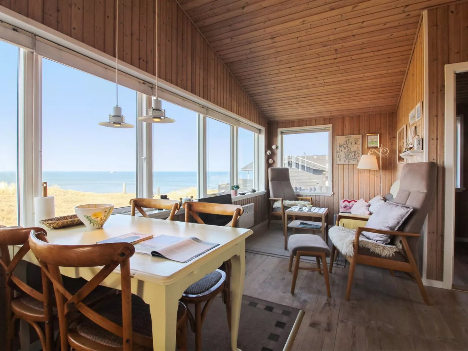 "Freydis" - 92m from the sea-Binnen