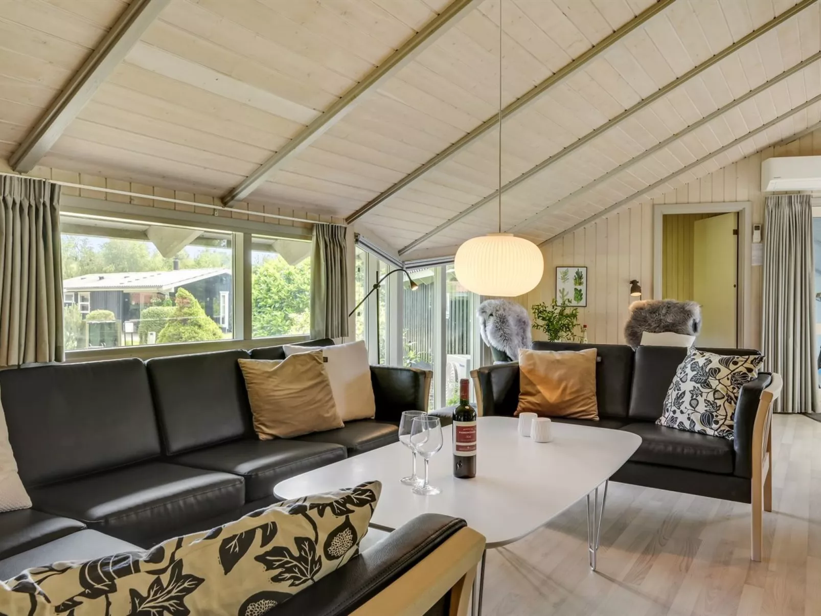 "Joakim" - 350m from the sea-Binnen