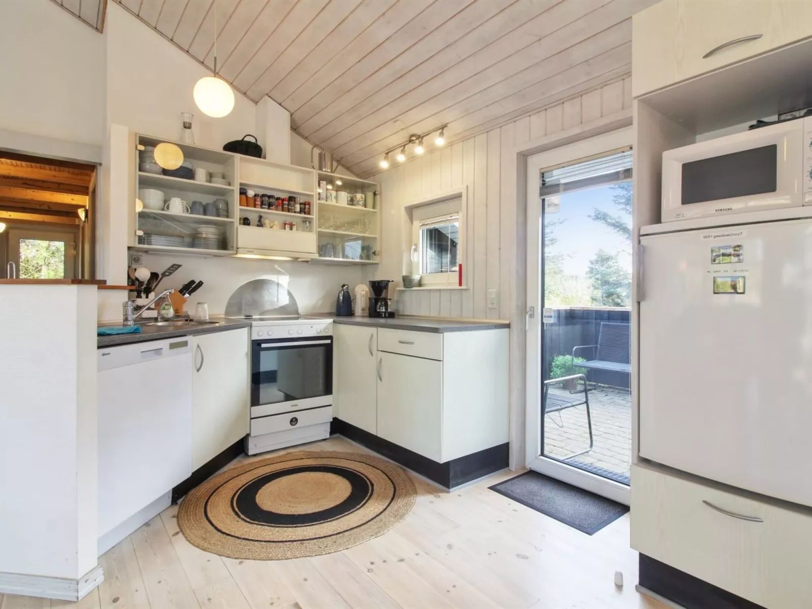 "Nahele" - 500m from the sea-Binnen