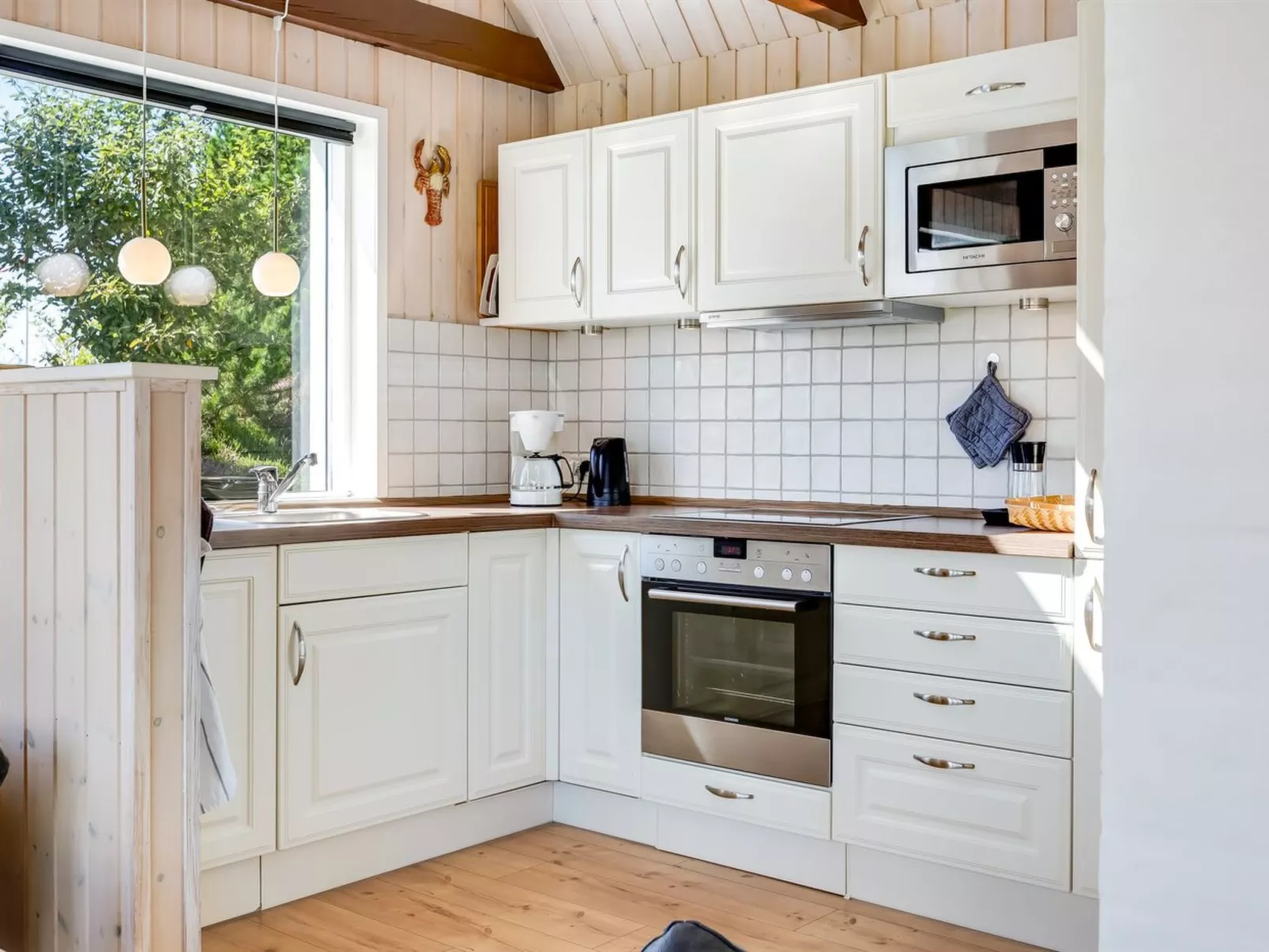 "Clare" - 4km from the sea-Binnen