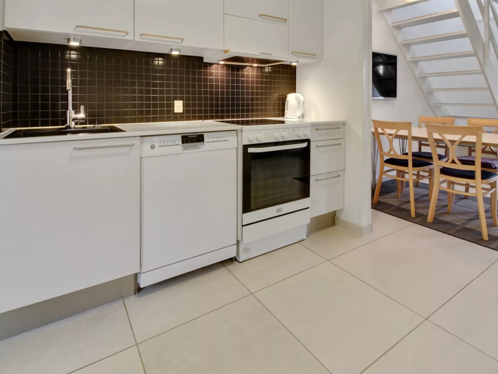 "Ennike" - 2.3km from the sea - Binnen