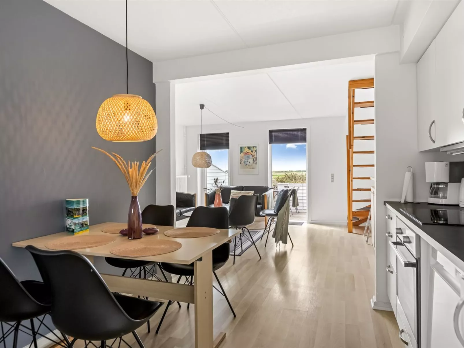 "Drita" - 2.3km from the sea-Binnen