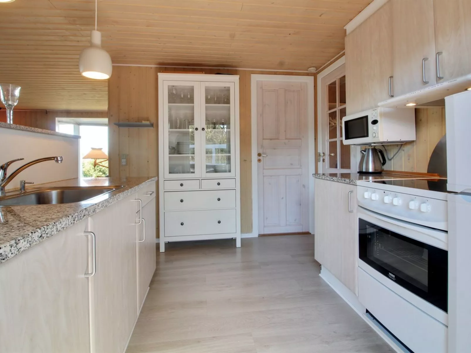 "Zekine" - 2.5km from the sea-Binnen