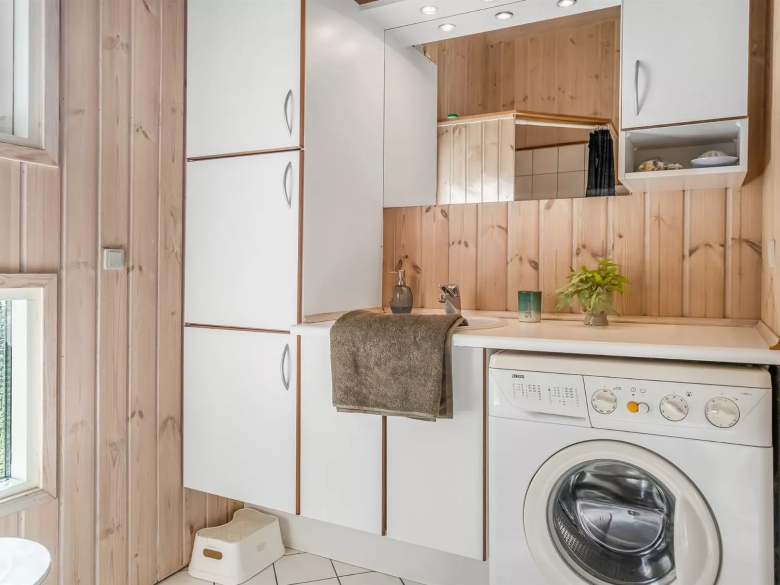 "Ninetta" - 650m from the sea-Binnen