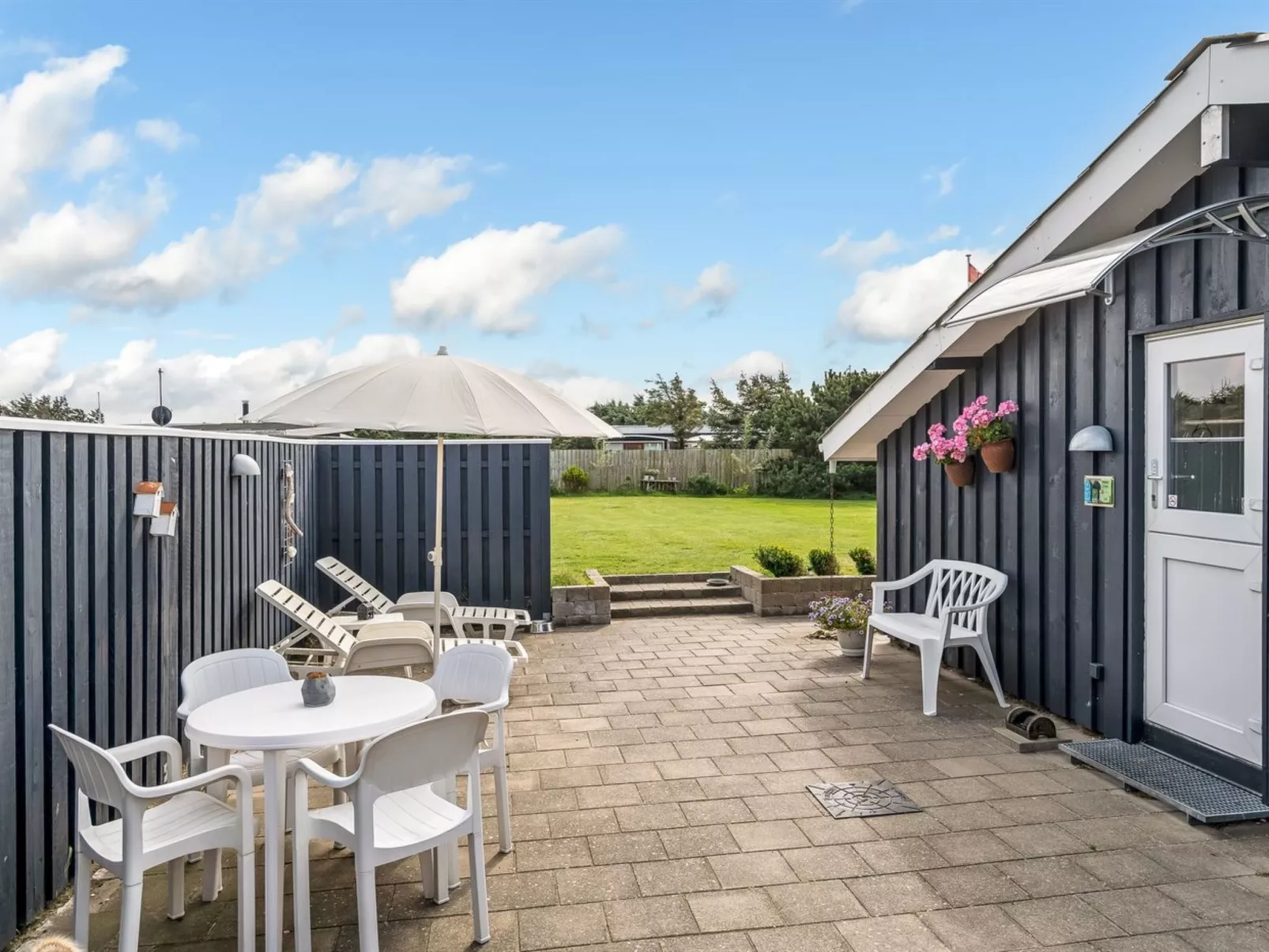 "Hælf" - 400m from the sea-Buiten