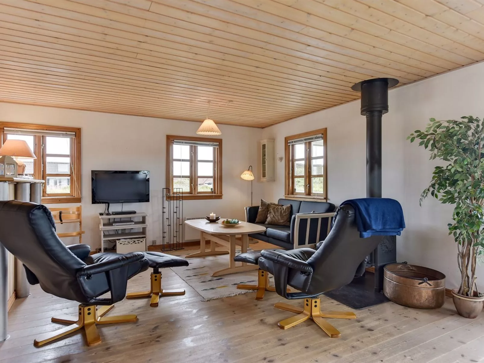 "Dortea" - 600m from the sea-Binnen