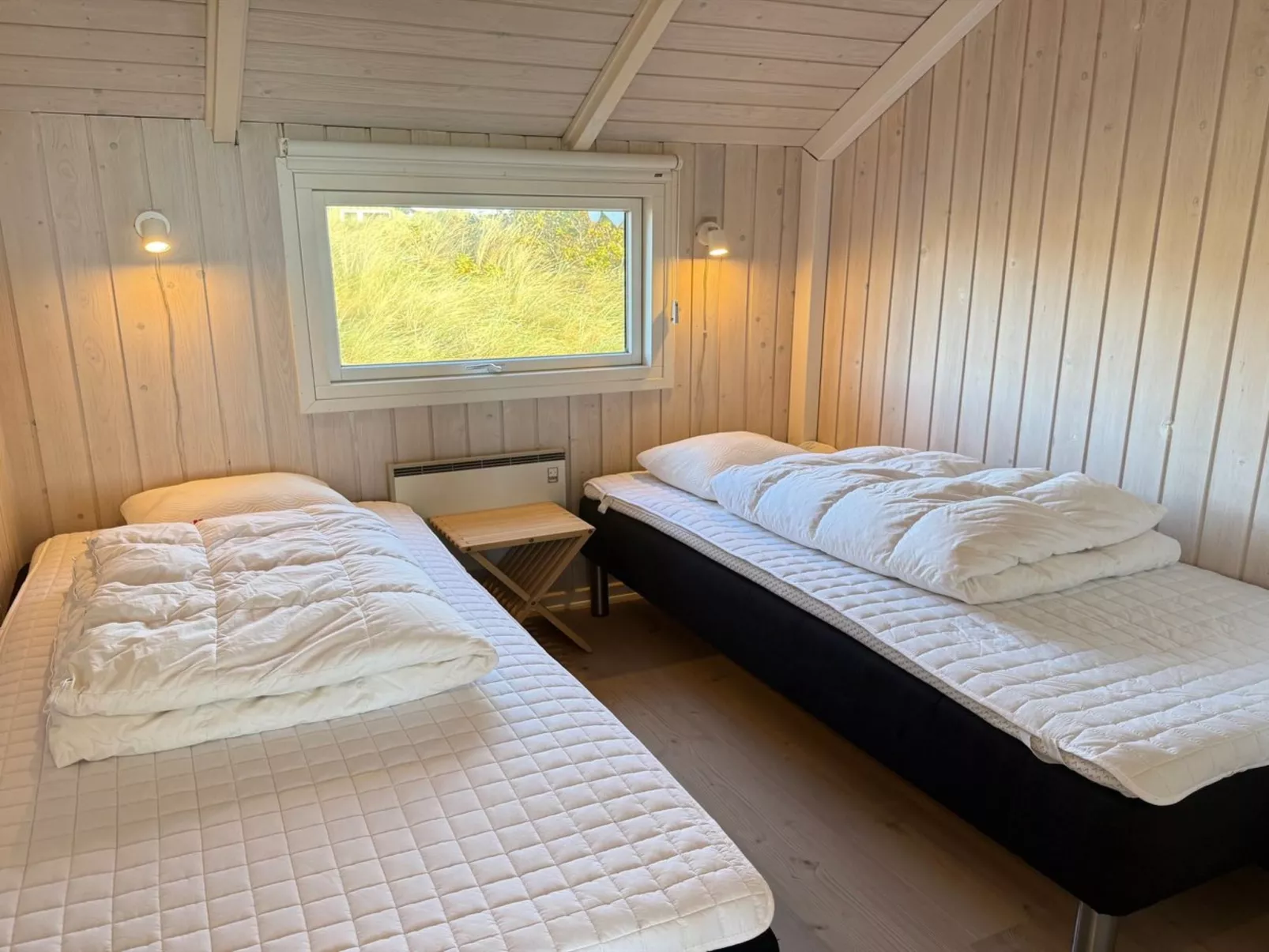 "Velena" -  from the sea-Binnen