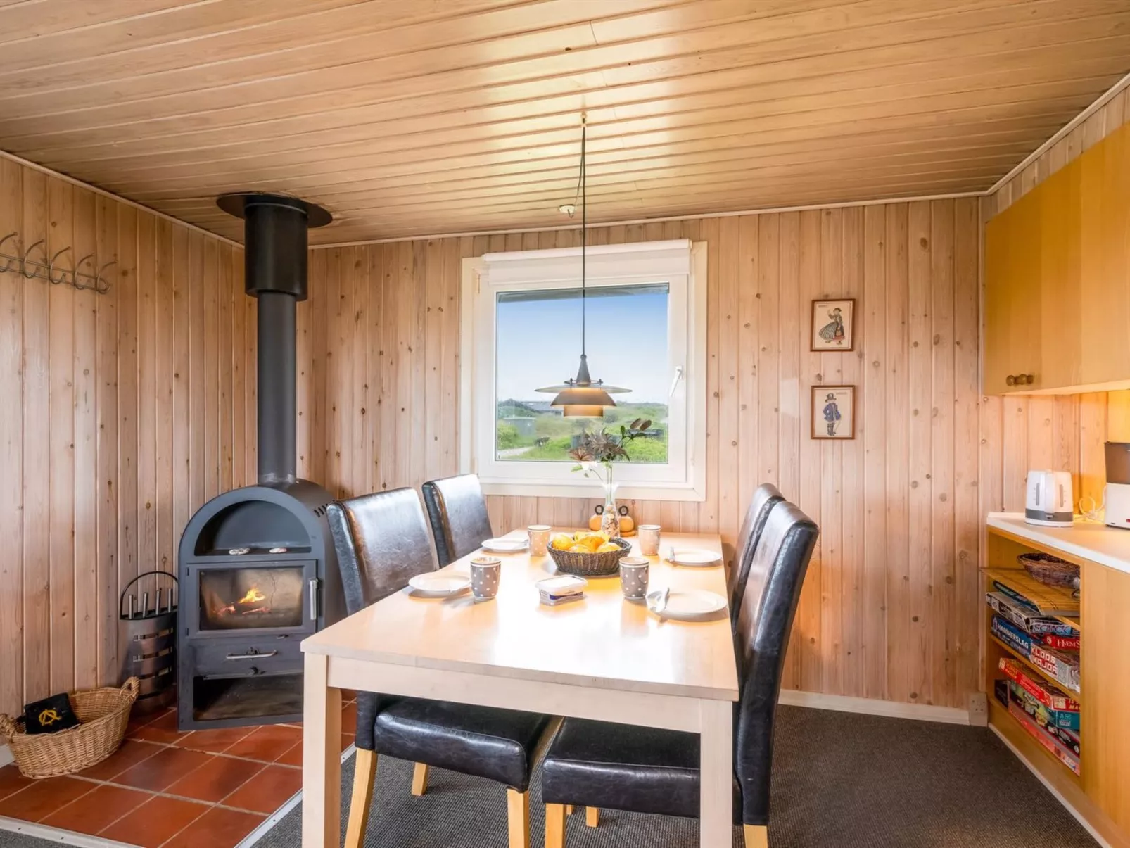 "Lambe" -  from the sea-Binnen